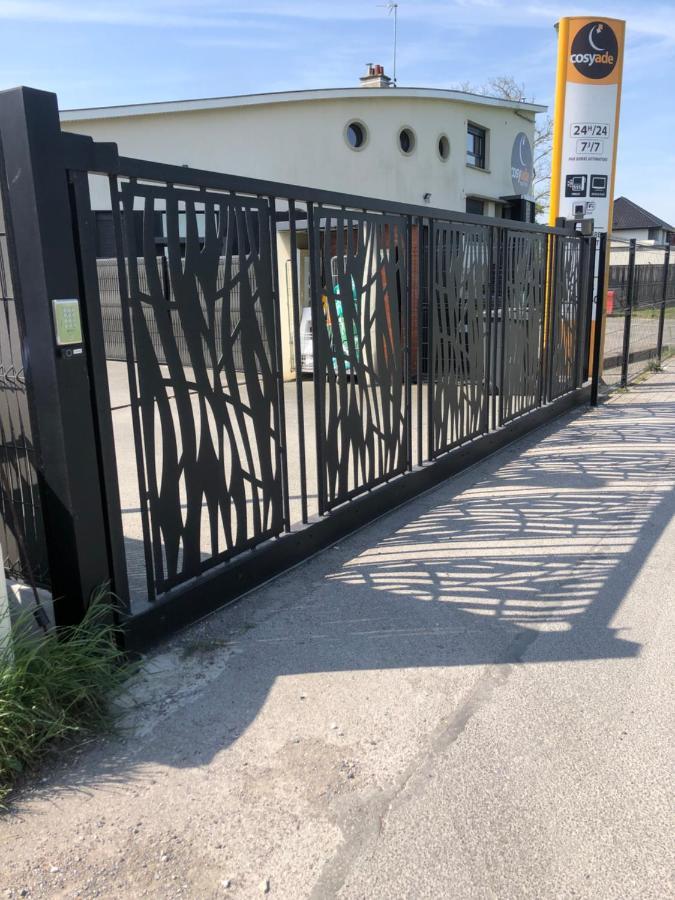 Residence Cosyade Equipee D'Un Parking Prive Gratuit Bourbourg Exterior photo